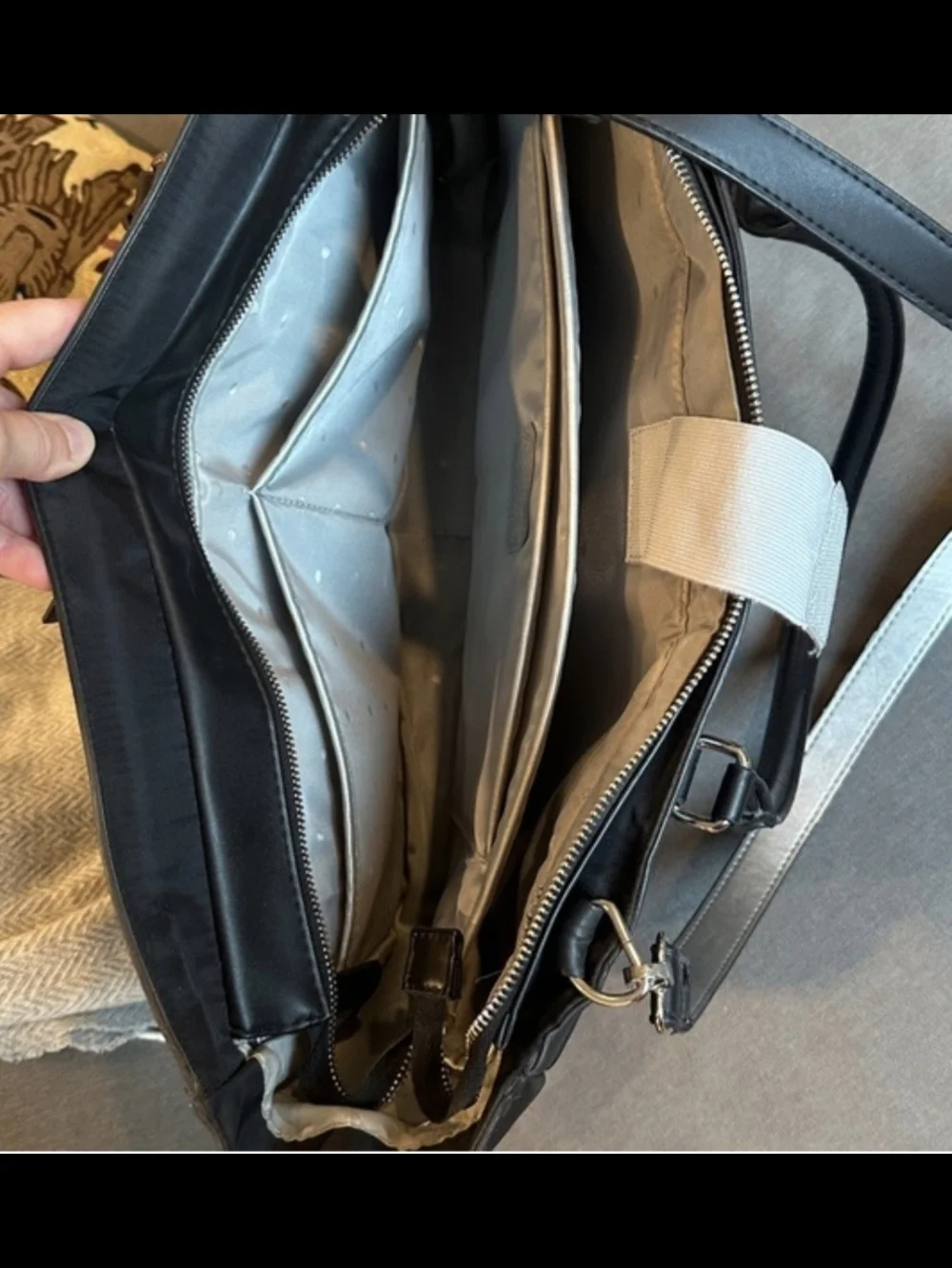 SwissGear Black Laptop Briefcase with Dual Handles and Shoulder Strap